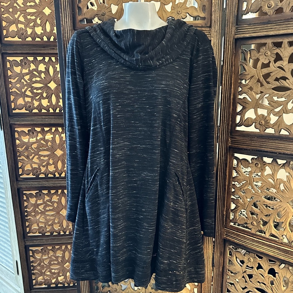 Cupio Heathered Black & Gray Long Sleeve Cowl Neck Tunic Length Shirt w/ Pockets
